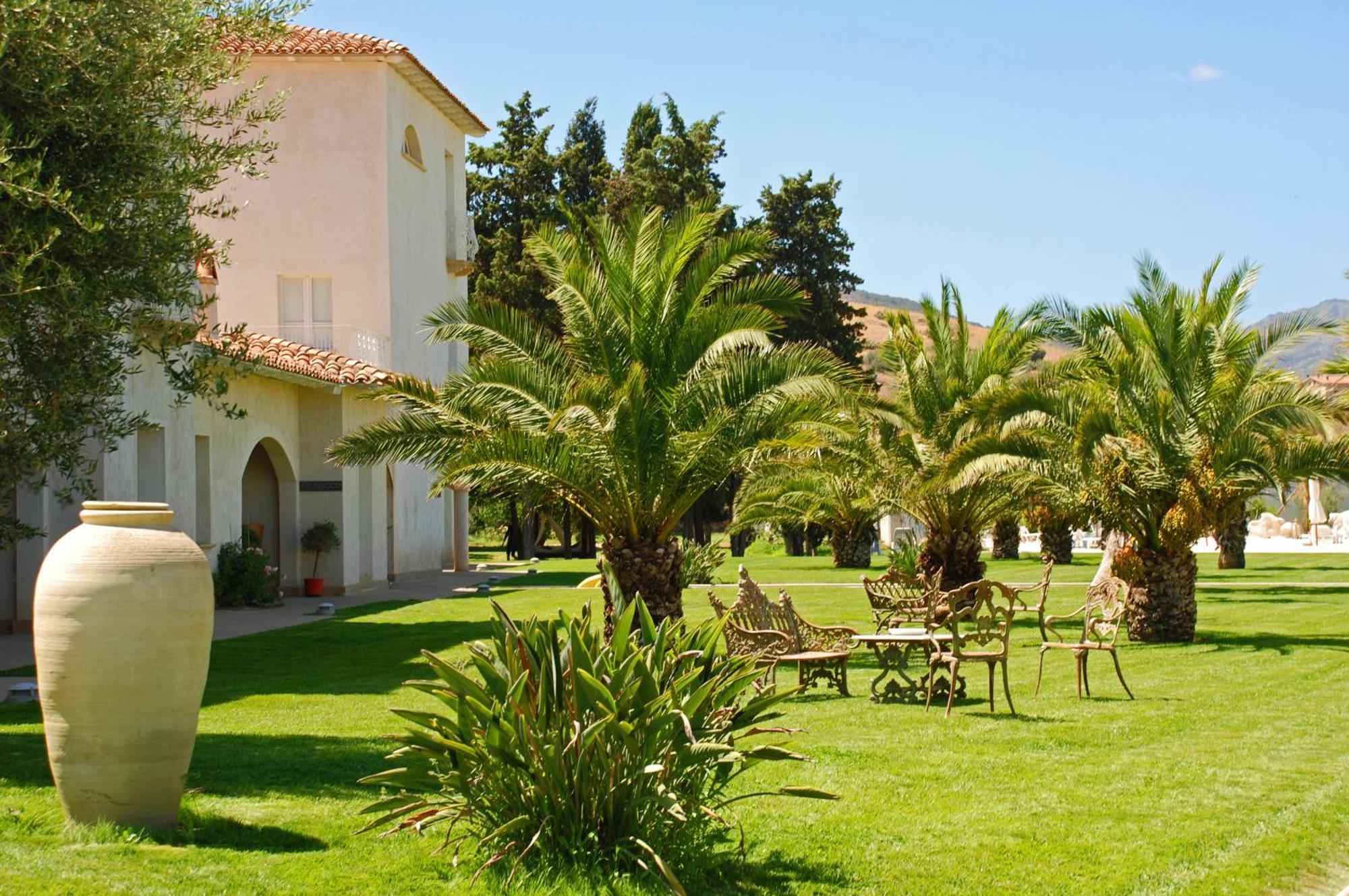 Tartheshotel Guspini Exterior foto